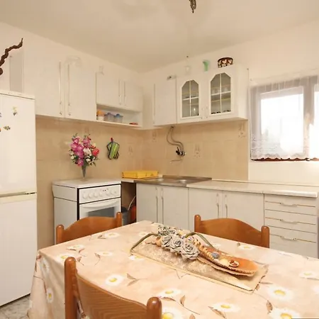 Appartement With A Parking Space - 8469